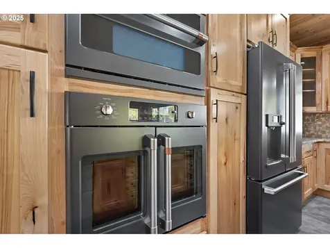 818 E Sierra Vista Drive Newberg OR 97132