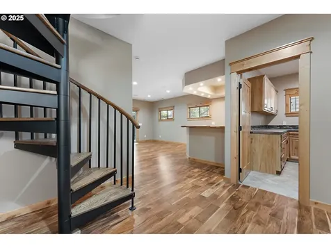 818 E Sierra Vista Drive Newberg OR 97132