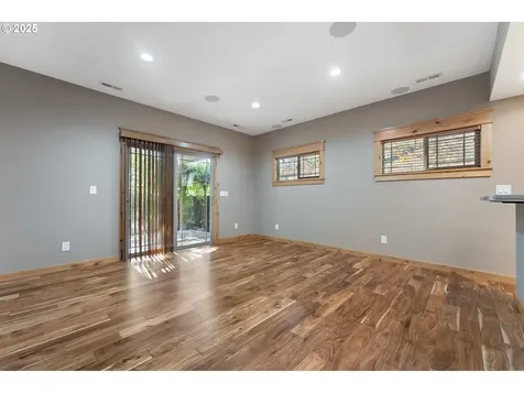 818 E Sierra Vista Drive Newberg OR 97132