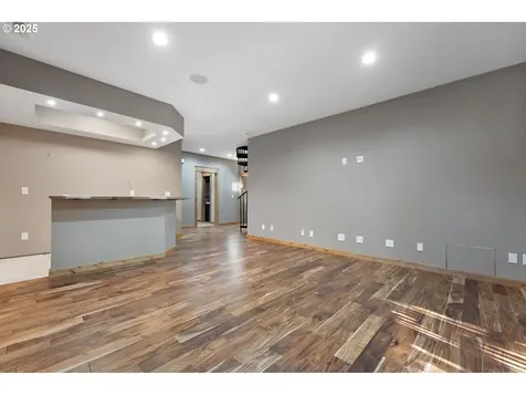 818 E Sierra Vista Drive Newberg OR 97132