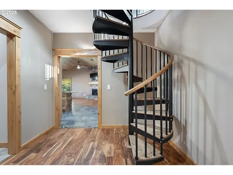 818 E Sierra Vista Drive Newberg OR 97132