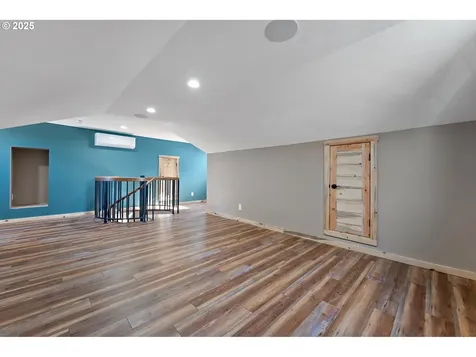 818 E Sierra Vista Drive Newberg OR 97132