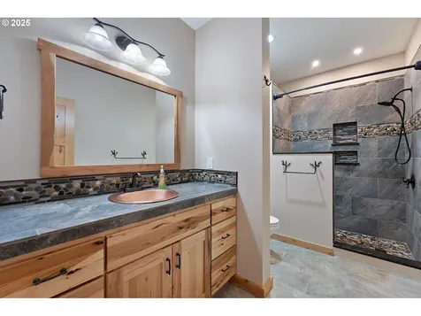 818 E Sierra Vista Drive Newberg OR 97132