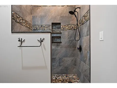 818 E Sierra Vista Drive Newberg OR 97132
