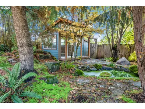 818 E Sierra Vista Drive Newberg OR 97132