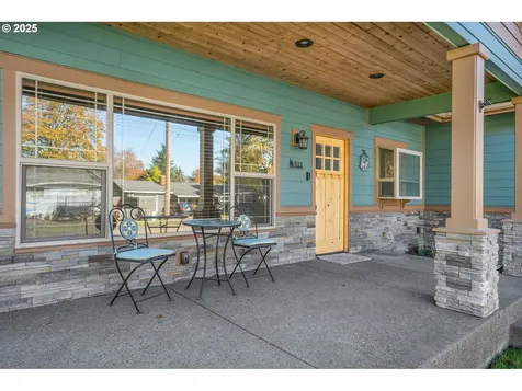 818 E Sierra Vista Drive Newberg OR 97132