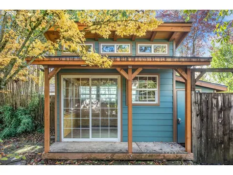 818 E Sierra Vista Drive Newberg OR 97132