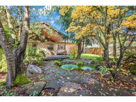 818 E Sierra Vista Drive Newberg OR 97132