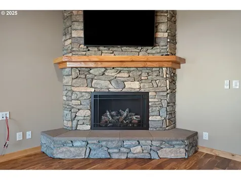 818 E Sierra Vista Drive Newberg OR 97132