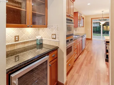 11048 SW Madrone Court Tualatin OR 97062
