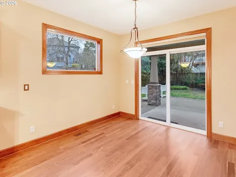 11048 SW Madrone Court Tualatin OR 97062