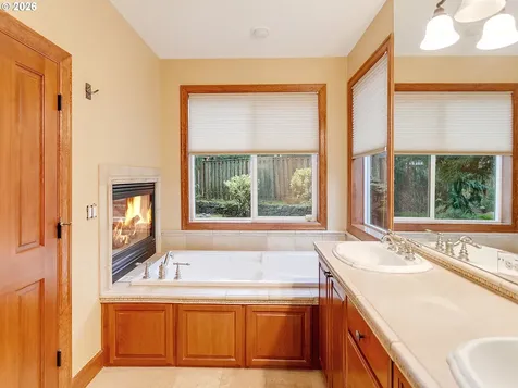 11048 SW Madrone Court Tualatin OR 97062