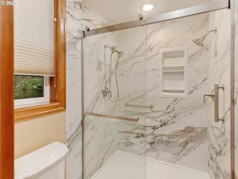 11048 SW Madrone Court Tualatin OR 97062