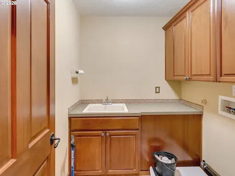 11048 SW Madrone Court Tualatin OR 97062