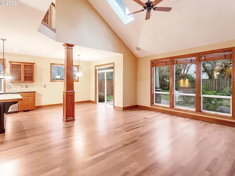 11048 SW Madrone Court Tualatin OR 97062