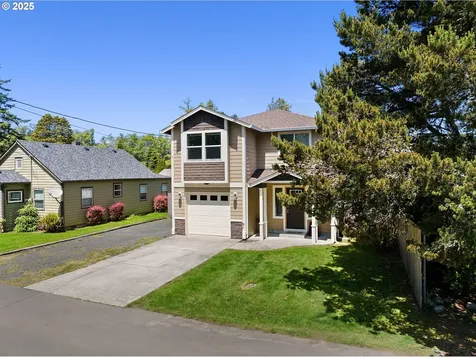 1225 3rd Avenue Hammond OR 97121
