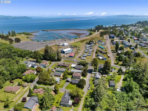 1225 3rd Avenue Hammond OR 97121