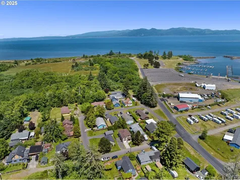 1225 3rd Avenue Hammond OR 97121