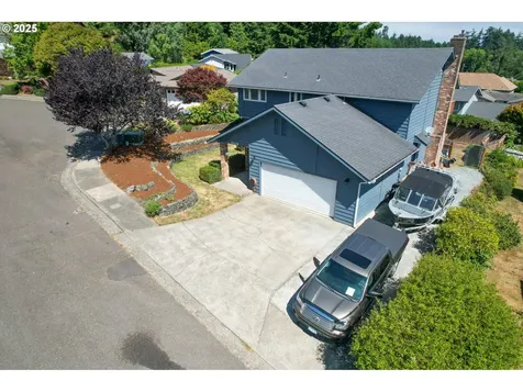 2210 14th Court North Bend OR 97459