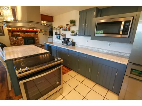 2210 14th Court North Bend OR 97459