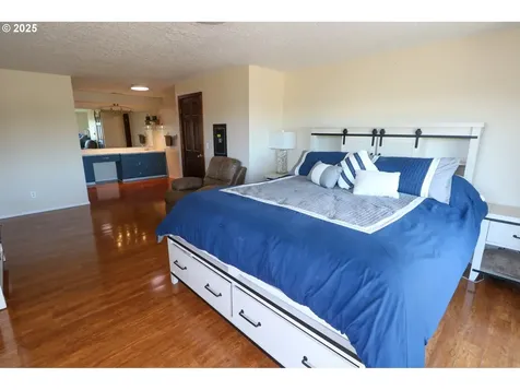 2210 14th Court North Bend OR 97459