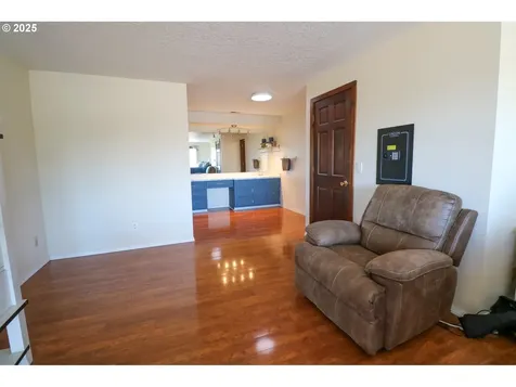 2210 14th Court North Bend OR 97459