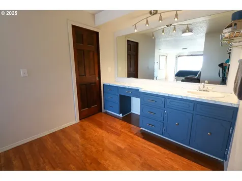 2210 14th Court North Bend OR 97459