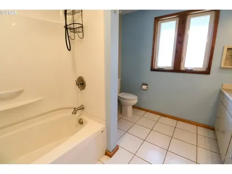 2210 14th Court North Bend OR 97459