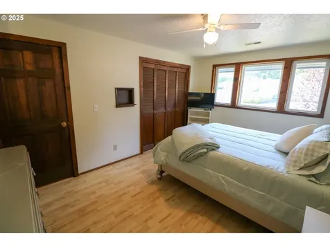 2210 14th Court North Bend OR 97459