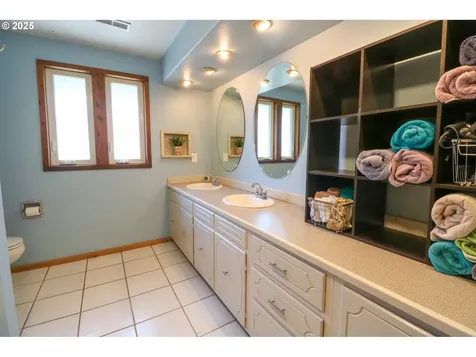 2210 14th Court North Bend OR 97459