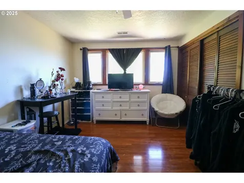 2210 14th Court North Bend OR 97459
