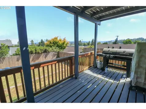 2210 14th Court North Bend OR 97459