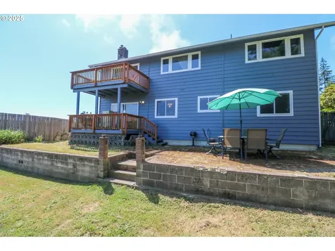 2210 14th Court North Bend OR 97459