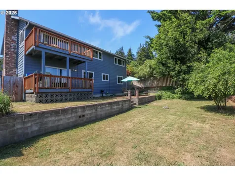 2210 14th Court North Bend OR 97459