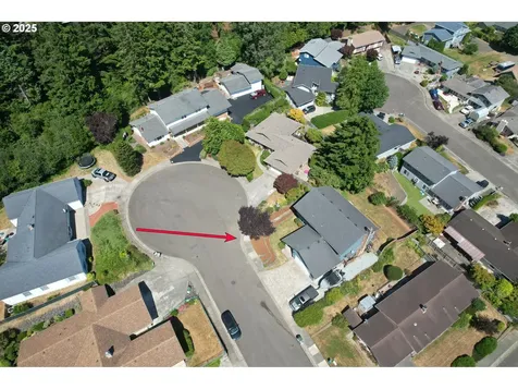 2210 14th Court North Bend OR 97459