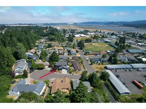 2210 14th Court North Bend OR 97459