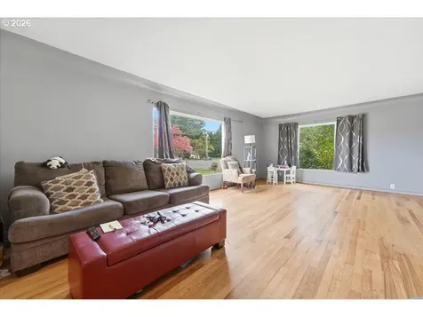 607 E Ellendale Avenue Dallas OR 97338