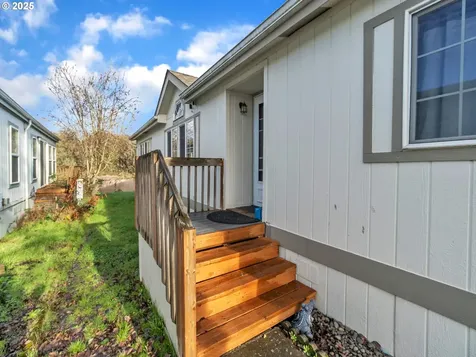 777 College Park Drive SW Albany OR 97322