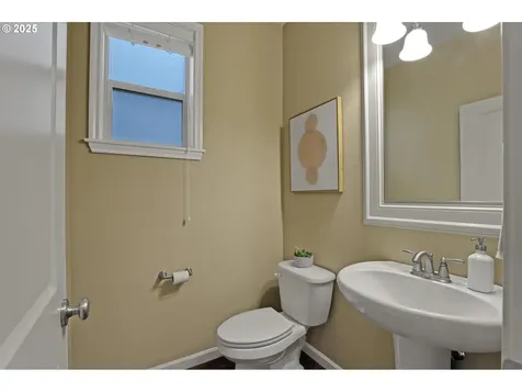 16483 NW Rossetta Street Portland OR 97229