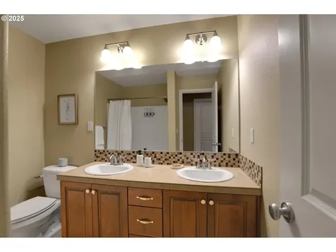 16483 NW Rossetta Street Portland OR 97229