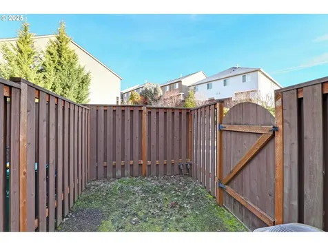 16483 NW Rossetta Street Portland OR 97229