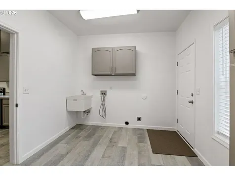 1354 SE Pine Street Roseburg OR 97470