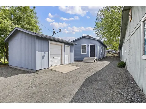 1354 SE Pine Street Roseburg OR 97470