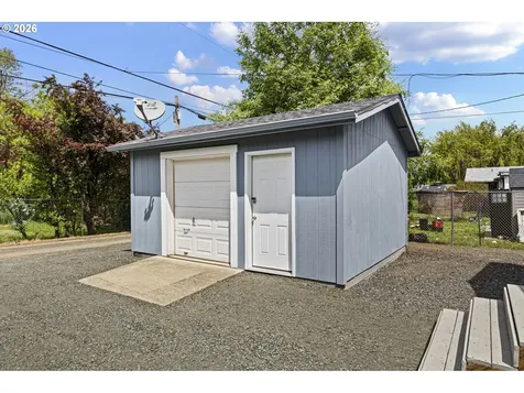 1354 SE Pine Street Roseburg OR 97470