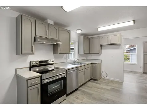 1354 SE Pine Street Roseburg OR 97470