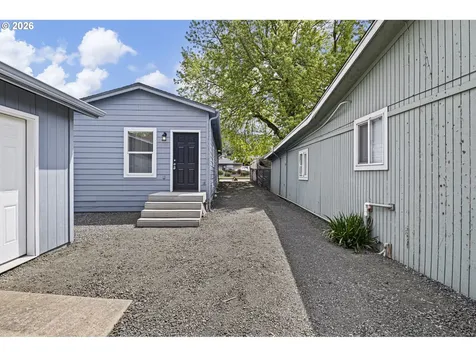 1354 SE Pine Street Roseburg OR 97470