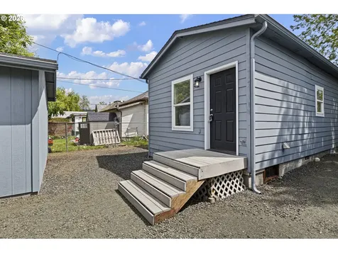 1354 SE Pine Street Roseburg OR 97470