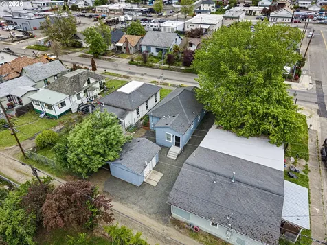 1354 SE Pine Street Roseburg OR 97470