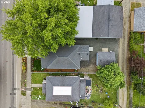 1354 SE Pine Street Roseburg OR 97470