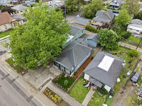 1354 SE Pine Street Roseburg OR 97470